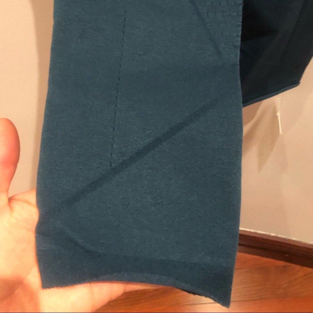 Lululemon NWT sz M Rare - Picture 4 of 6